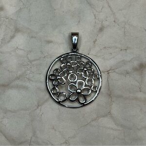 Flower Pendant Stainless Steel 🌸